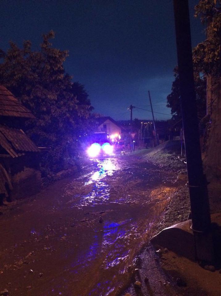 FOTO: Policija zaustavlja KZŽ