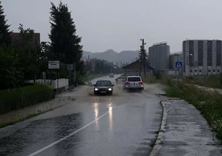 FOTO: Policija zaustavlja Krapinsko - zagorska županija