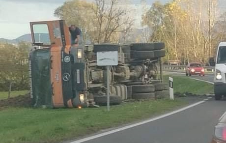 FOTO: Policija zaustavlja KZŽ