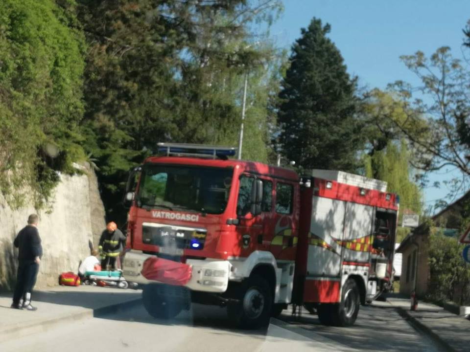 FOTO: Prometna nesreća u Krapini (Policija zaustavlja KZŽ)