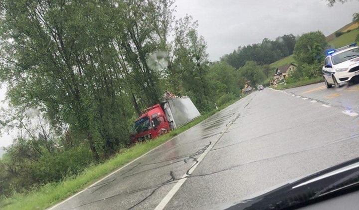 FOTO: Policija zaustavlja KZŽ